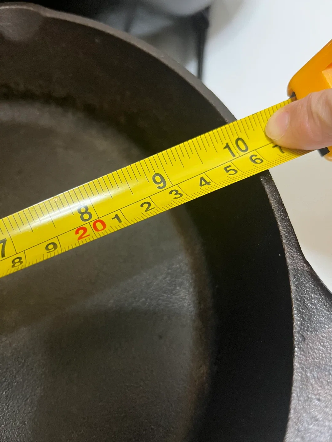 Lodge Cast Iron Skillet image indicator(7)