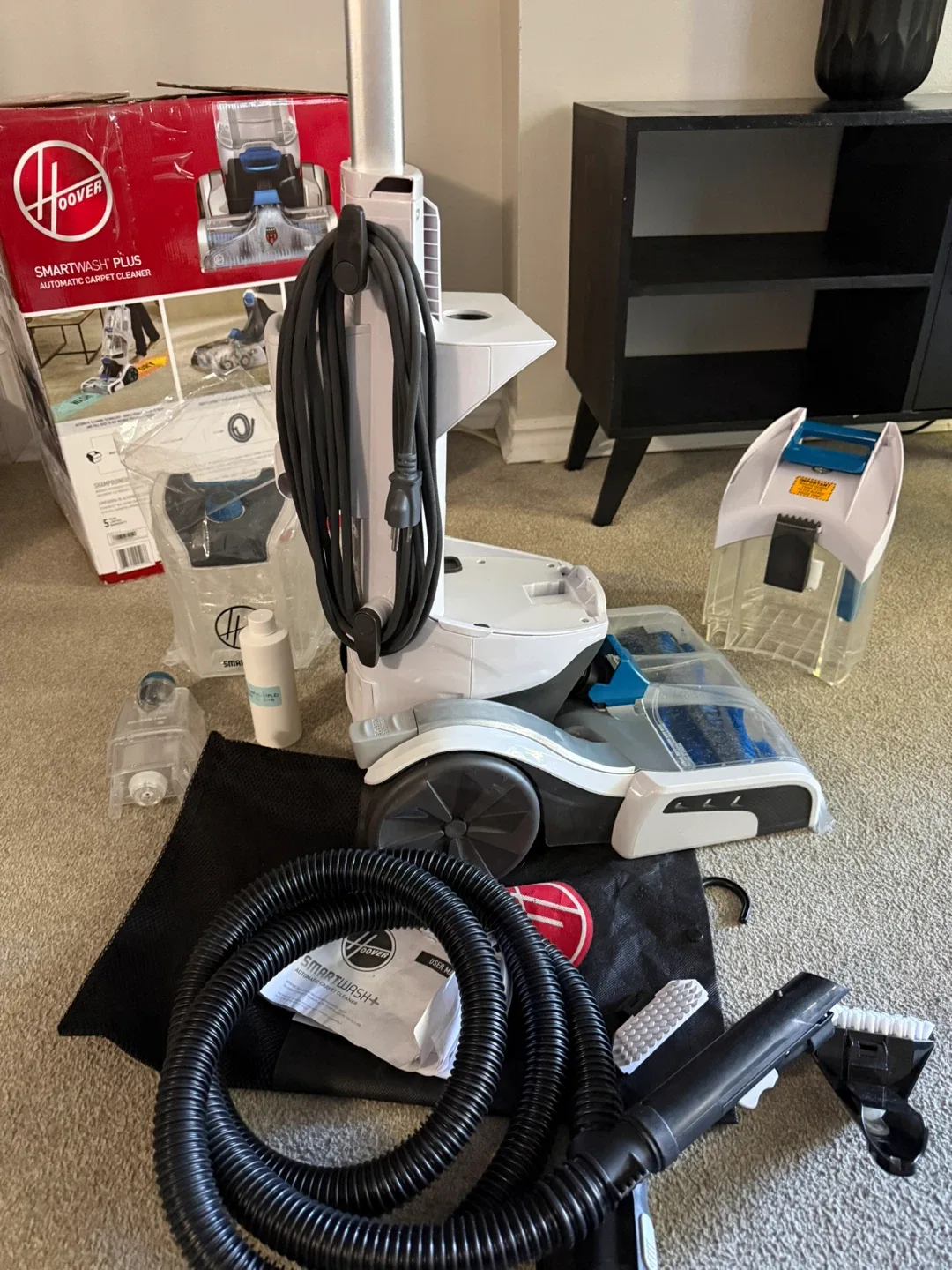 LIKE NEW Hoover Smartwash Carpet Cleaner image indicator(4)