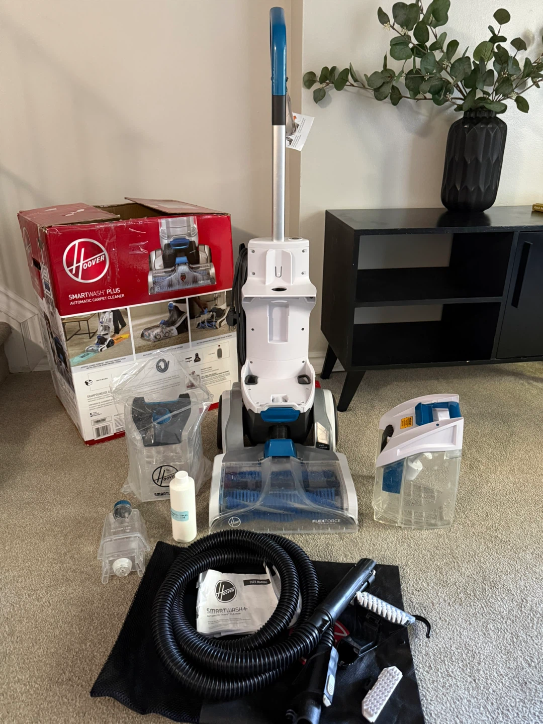 LIKE NEW Hoover Smartwash Carpet Cleaner
