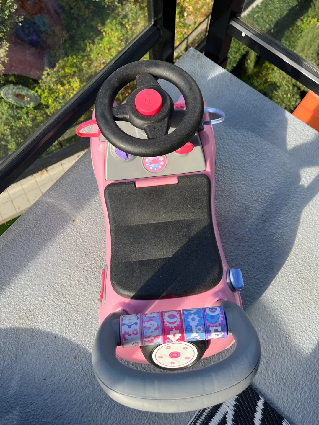 Radio Flyer Pink Glide & Go Ride-On image indicator(2)