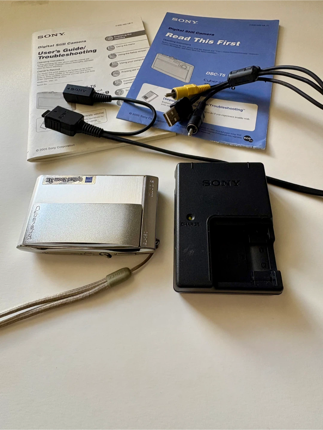 Sony Cybershot DSCT5 5.1MP Digital Camera W/ 3x Optical Zoom - photo 2