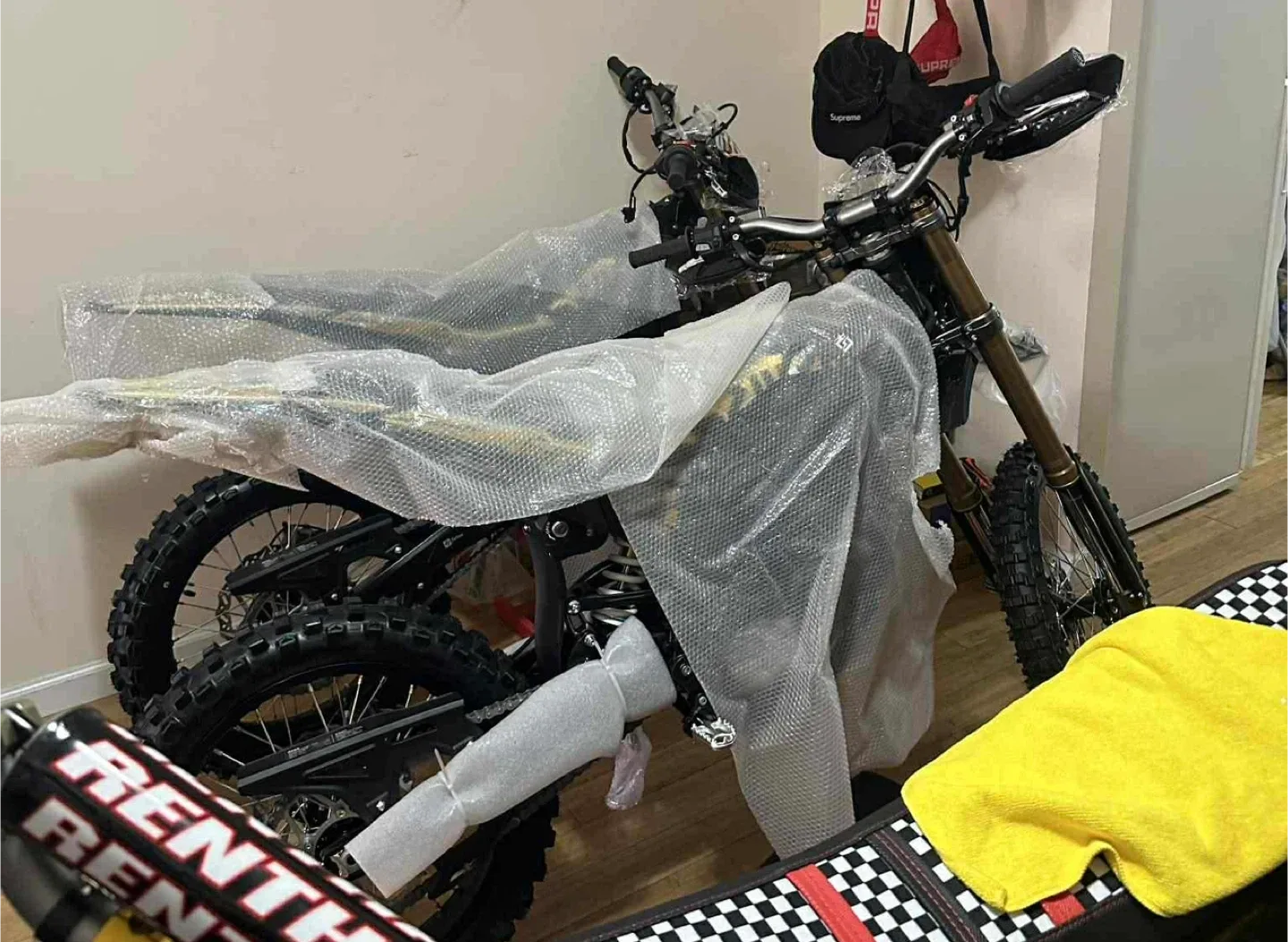 Surron 2025 BLACK ULTRA BEE 🐝 BRAND NEW image indicator(2)