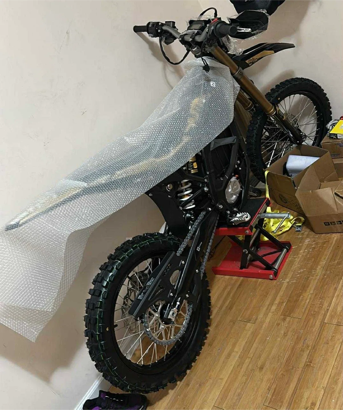 Surron 2025 BLACK ULTRA BEE 🐝 BRAND NEW image indicator(4)