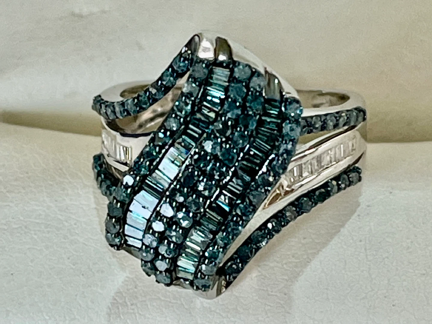 Fashion Ring with Blue and white, authentic diamonds