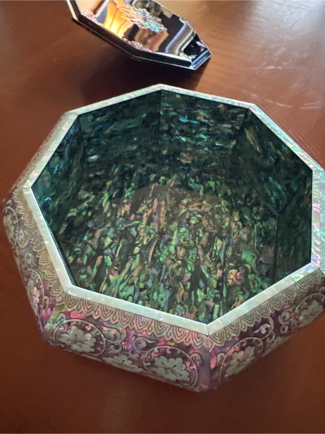 Korean Mother of Pearl Lacquerware Box - photo 5