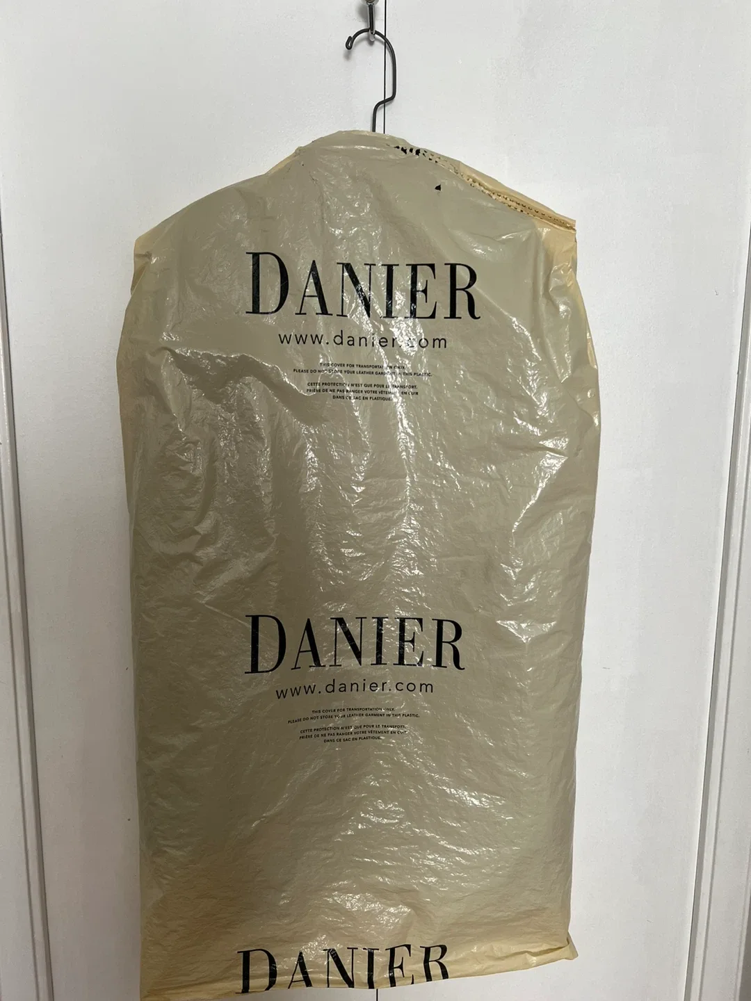 Danier Genuine Leather Jacket (L/6)