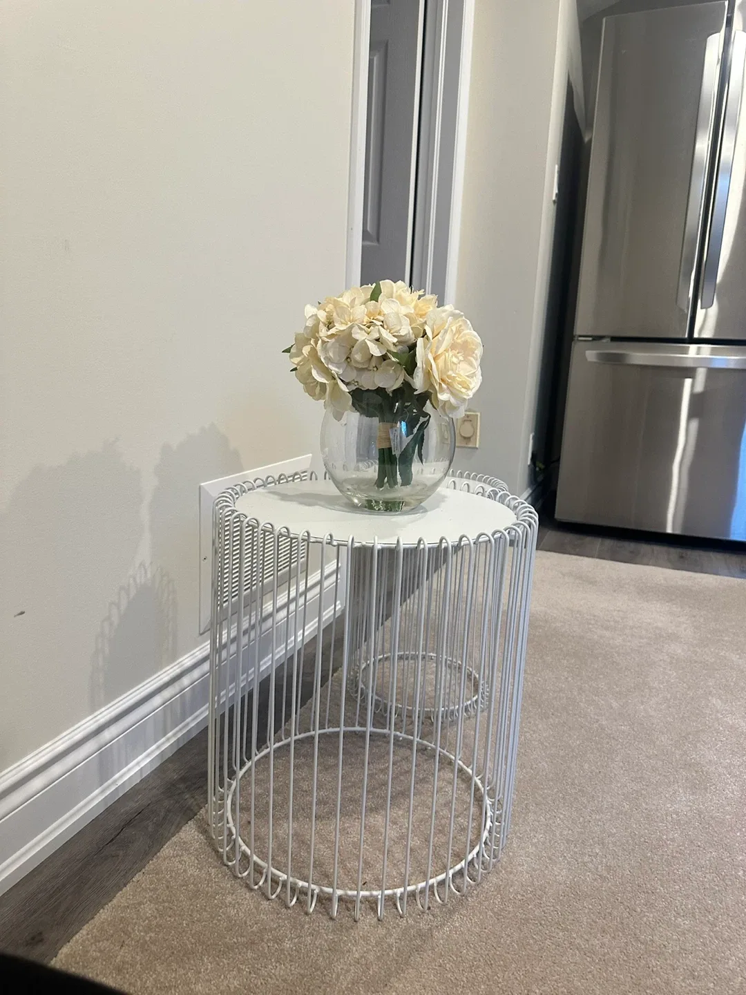 White Metal Wire Side Tables - Set of 2 image indicator(2)