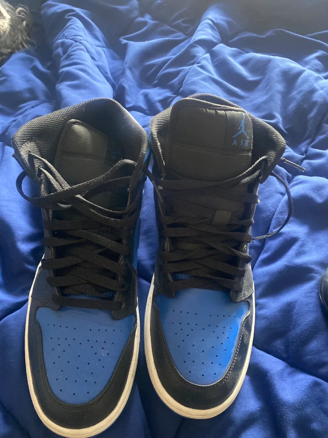 Air Jordan 1 Retro High Royal Toe, US 11 image indicator(2)