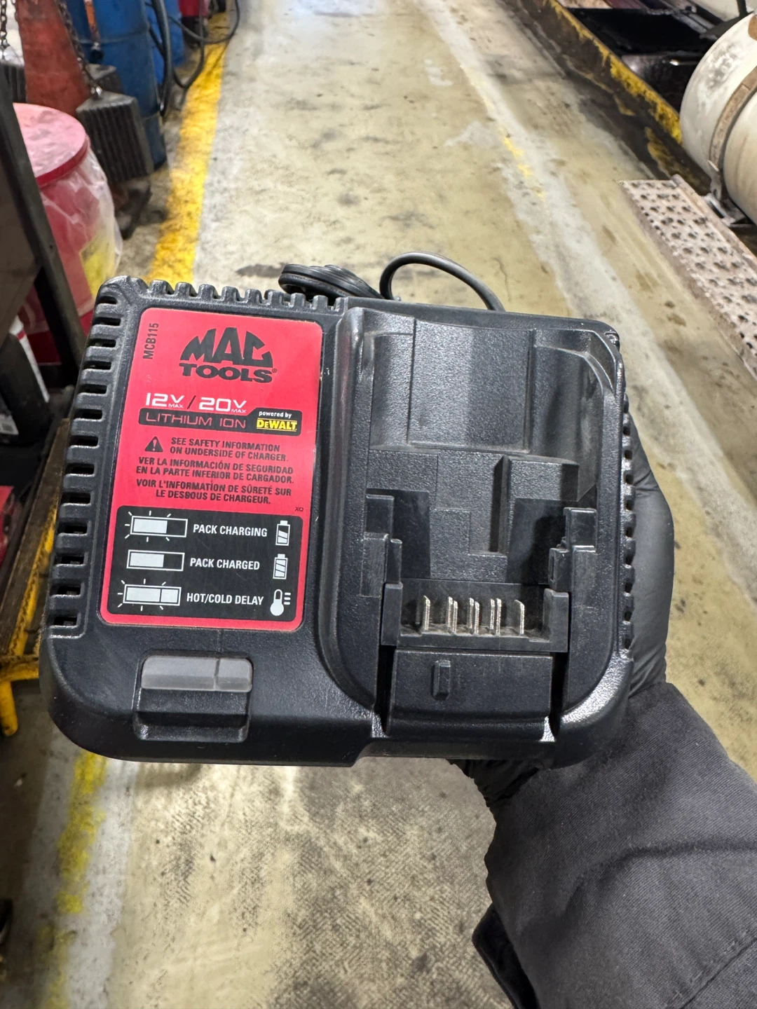 MAC TOOLS MCB115 12V-20V Li-Ion Fast Charger