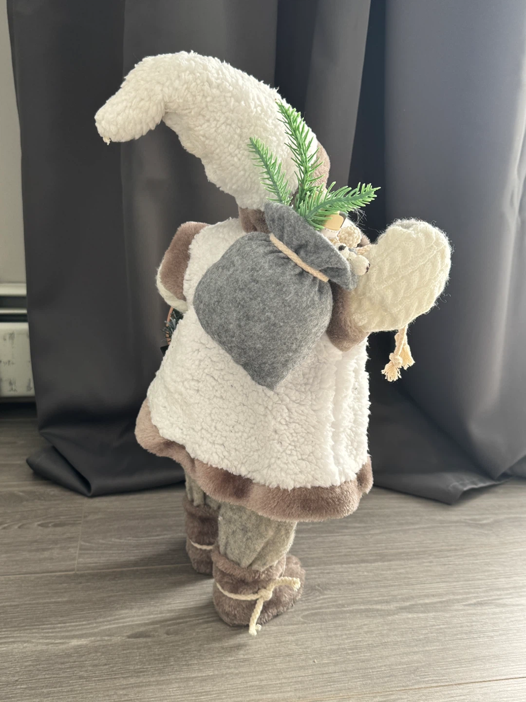 Northlight 18" Standing Santa Christmas Figure - photo 5