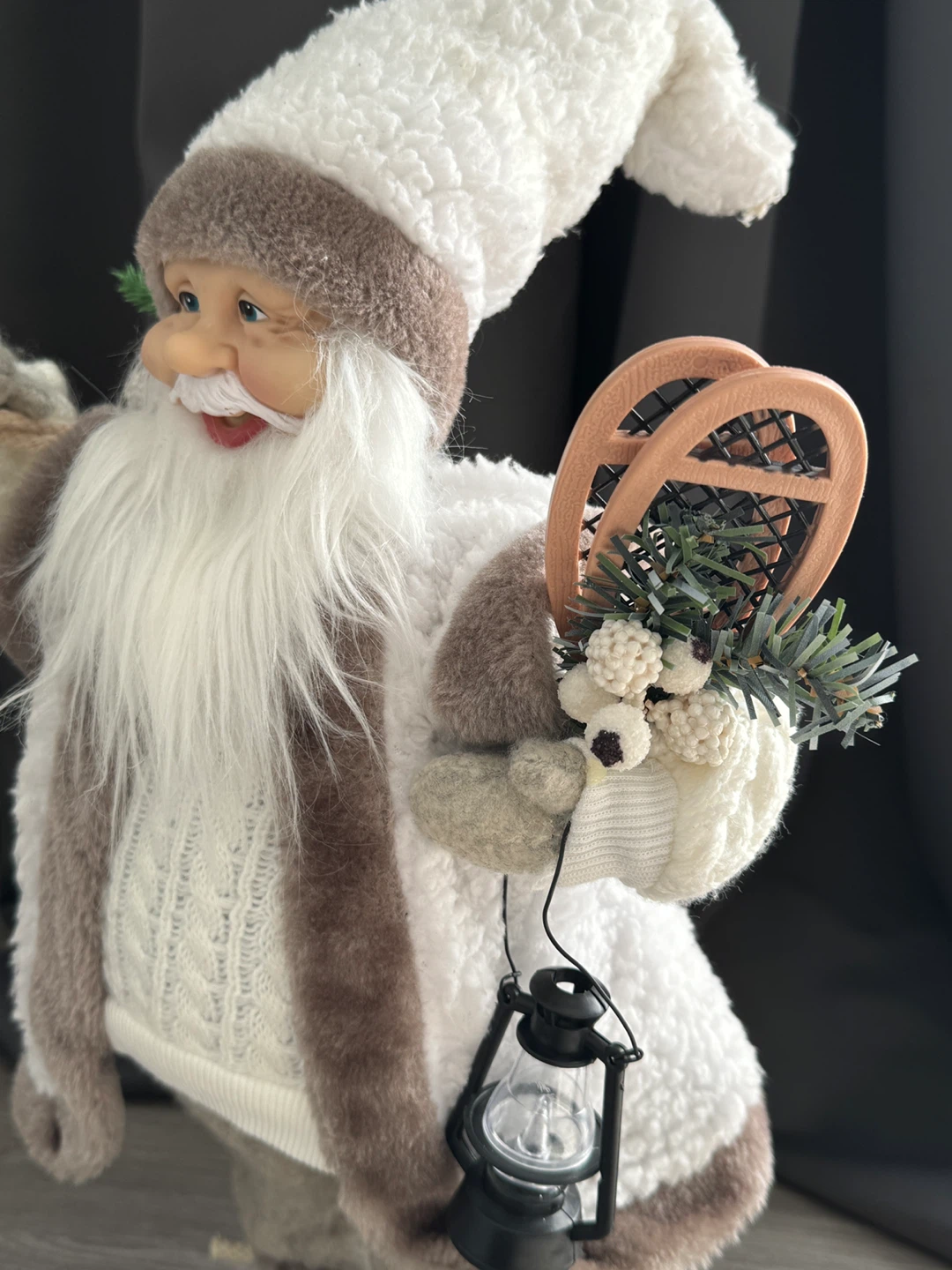 Northlight 18" Standing Santa Christmas Figure - photo 3