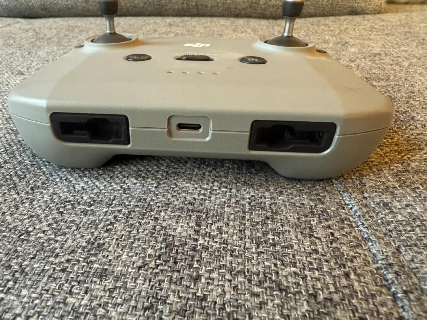 DJI RC231 Remote Controller image indicator(2)