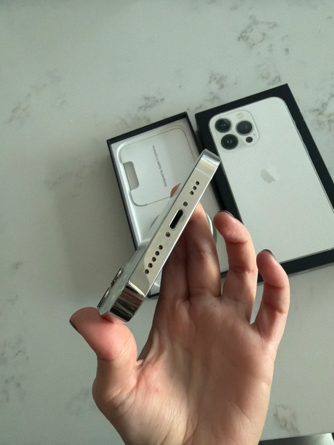 iPhone 13 Pro 256GB Silver Perfect Condition image indicator(4)