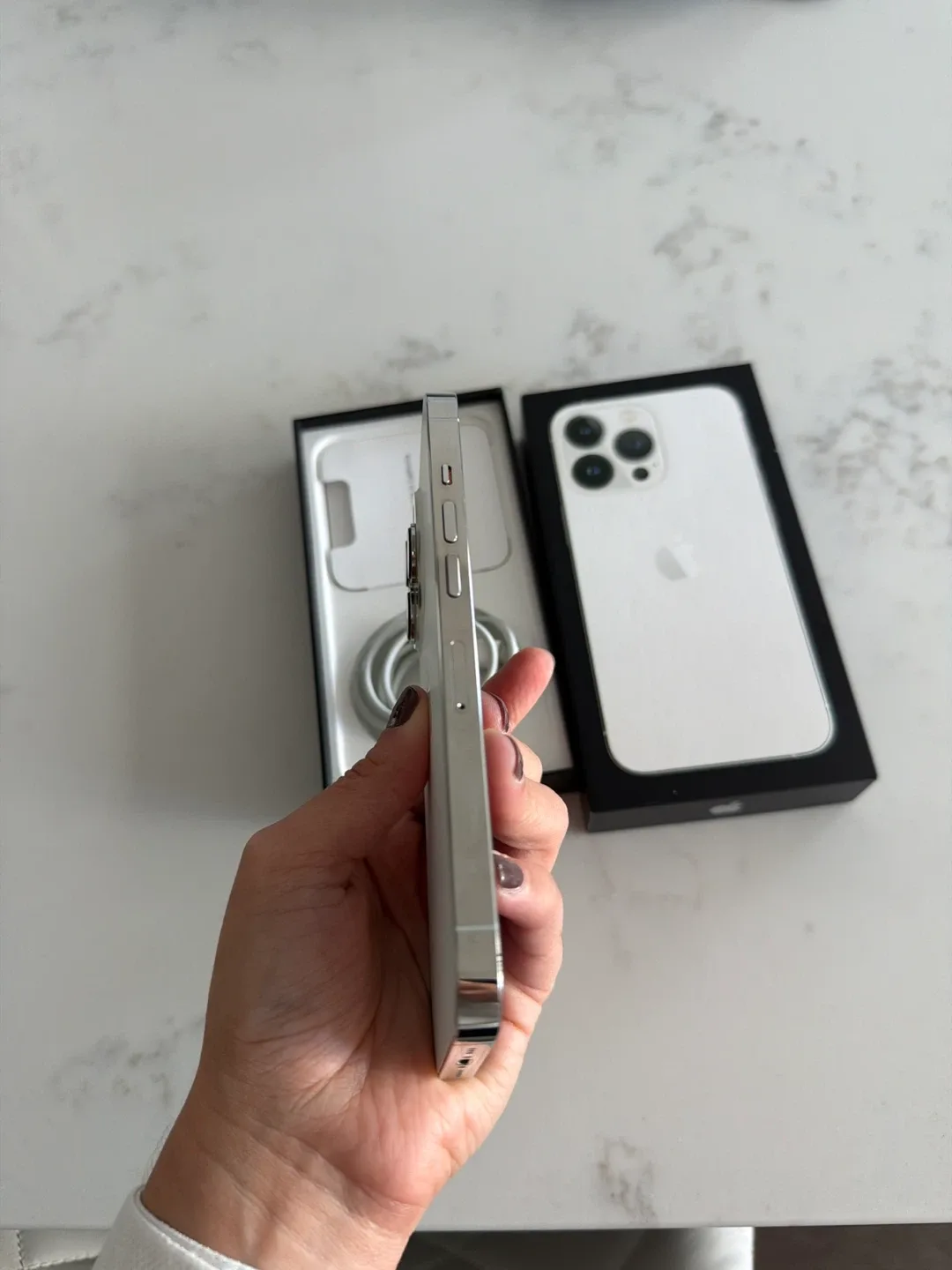 iPhone 13 Pro 256GB Silver Perfect Condition image indicator(5)