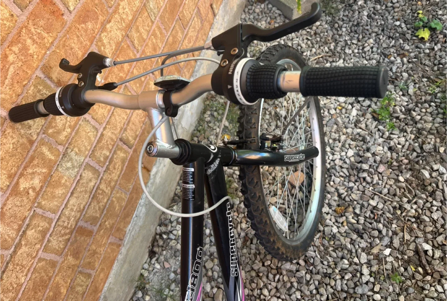 Supercycle 1800 Pink/Black - New condition- Mountain Bike image indicator(2)