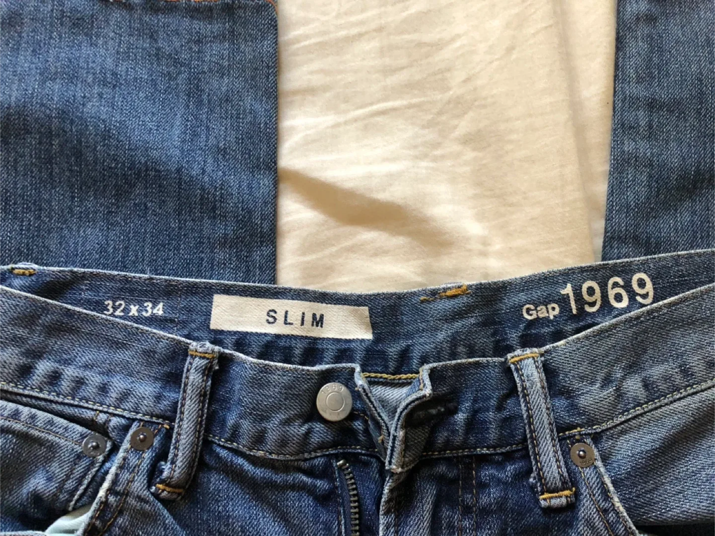 Gap 1969 Slim Jeans, 32x34 image indicator(2)