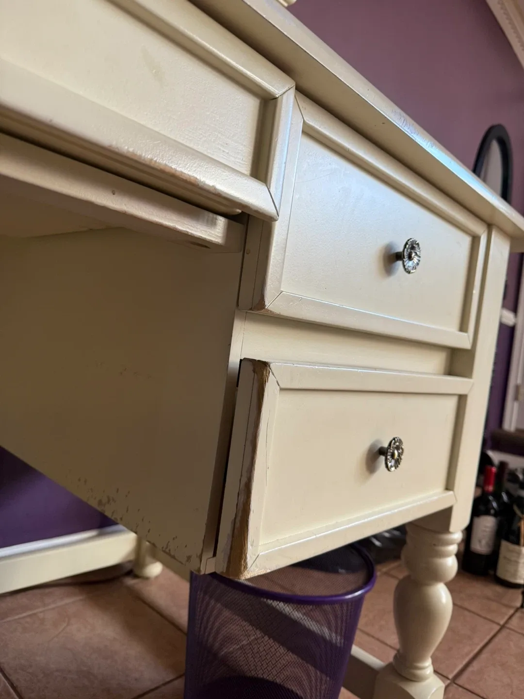 Off-White Wooden Desk image indicator(10)