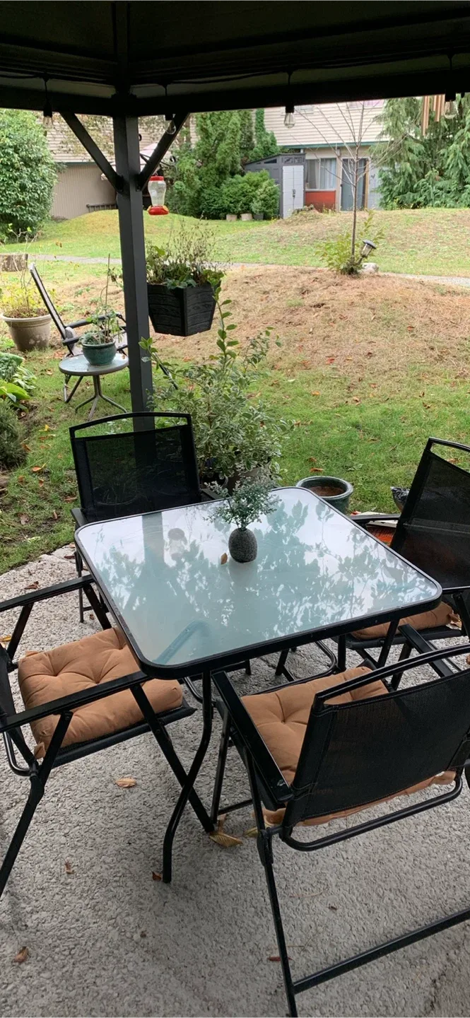 Outdoor Patio Table and Four Chairs image indicator(3)