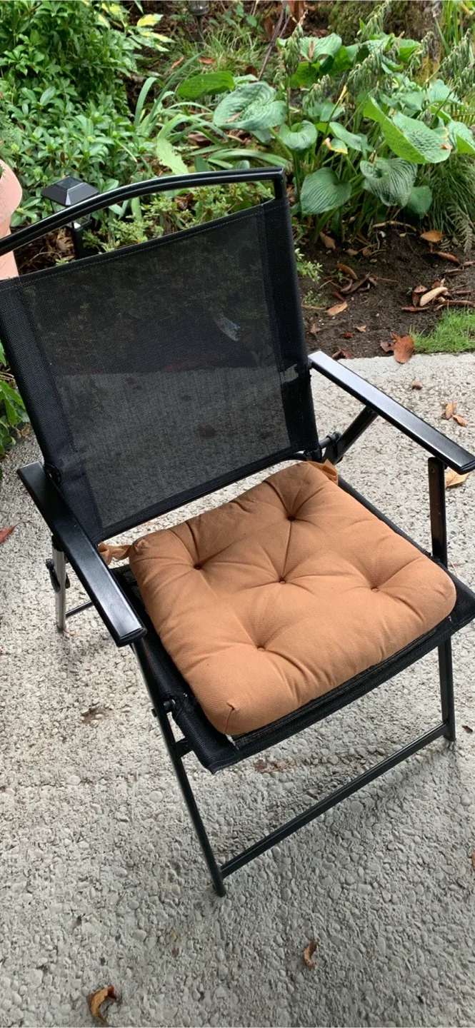 Outdoor Patio Table and Four Chairs image indicator(2)