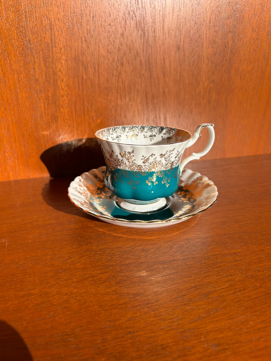 Vintage Royal Albert Teacup and Saucer Set - photo 2