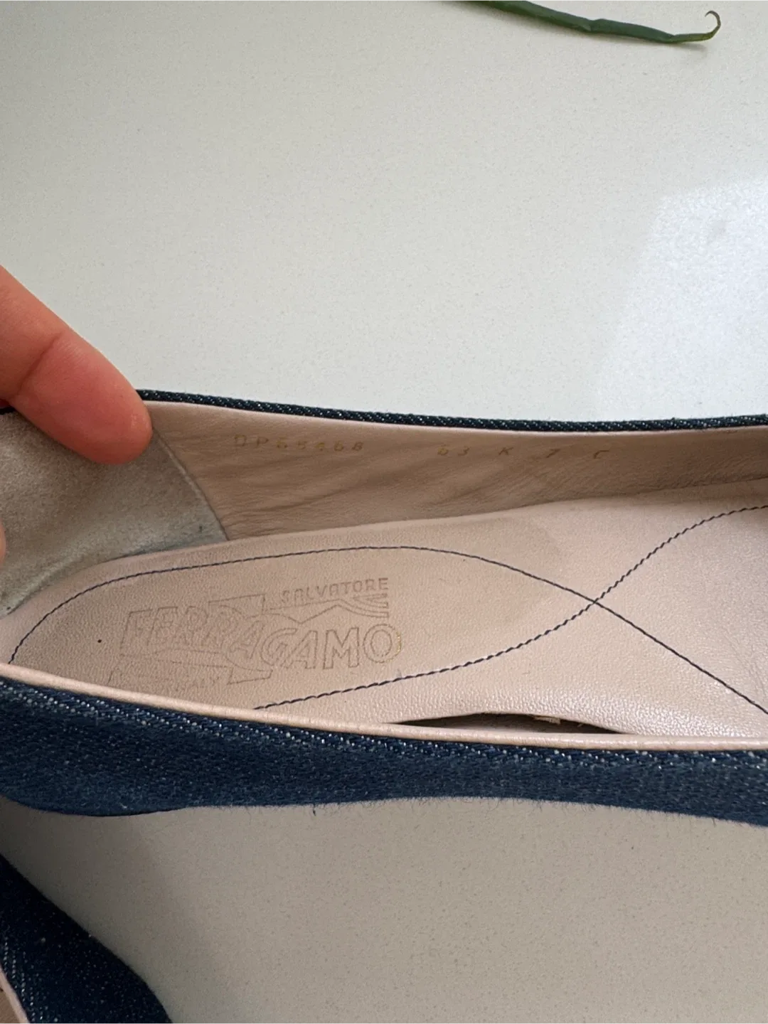 Salvatore Ferragamo Denim Ballet Flats Size 6.5 image indicator(5)