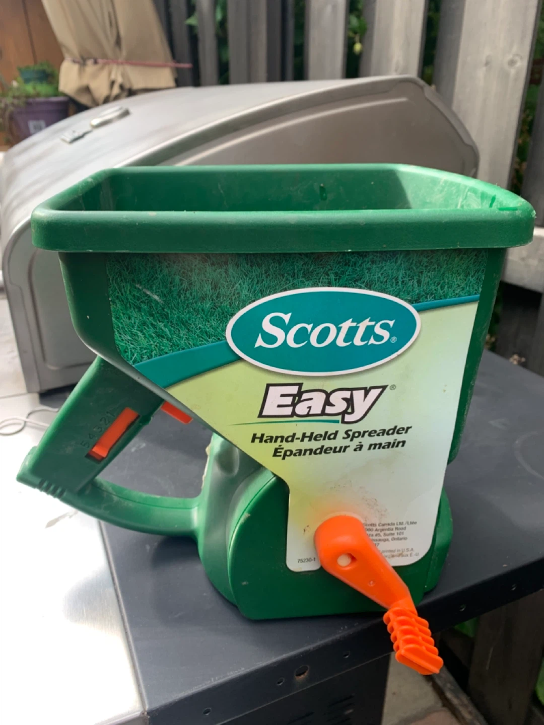 Scotts Easy Hand-Held Spreader🥕🥕