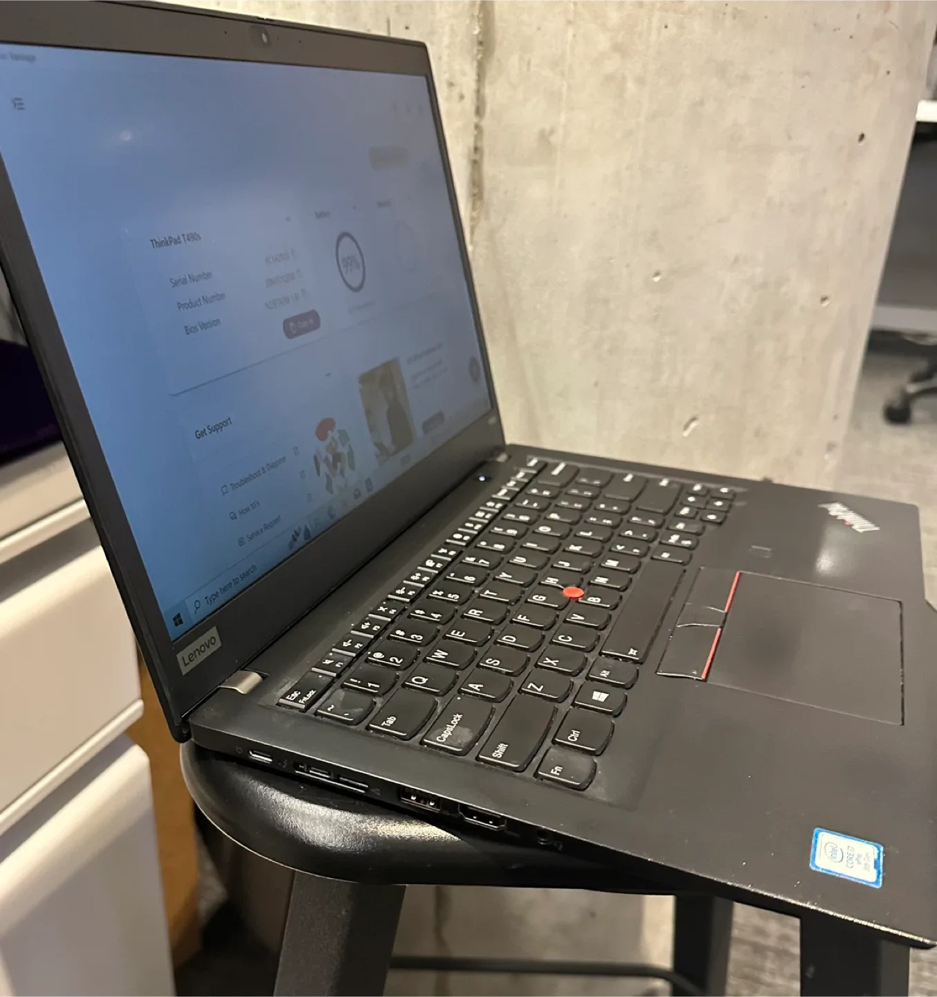 Lenovo ThinkPad T490s Laptop image indicator(5)