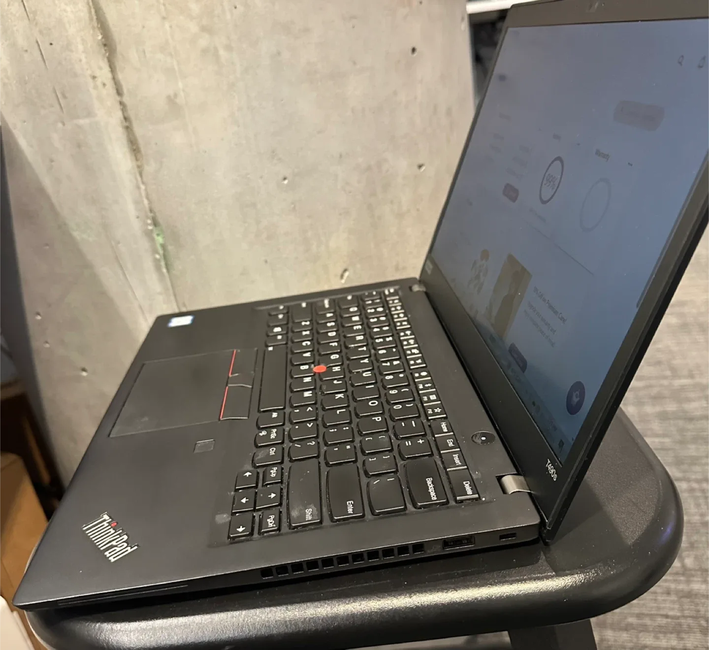 Lenovo ThinkPad T490s Laptop image indicator(7)