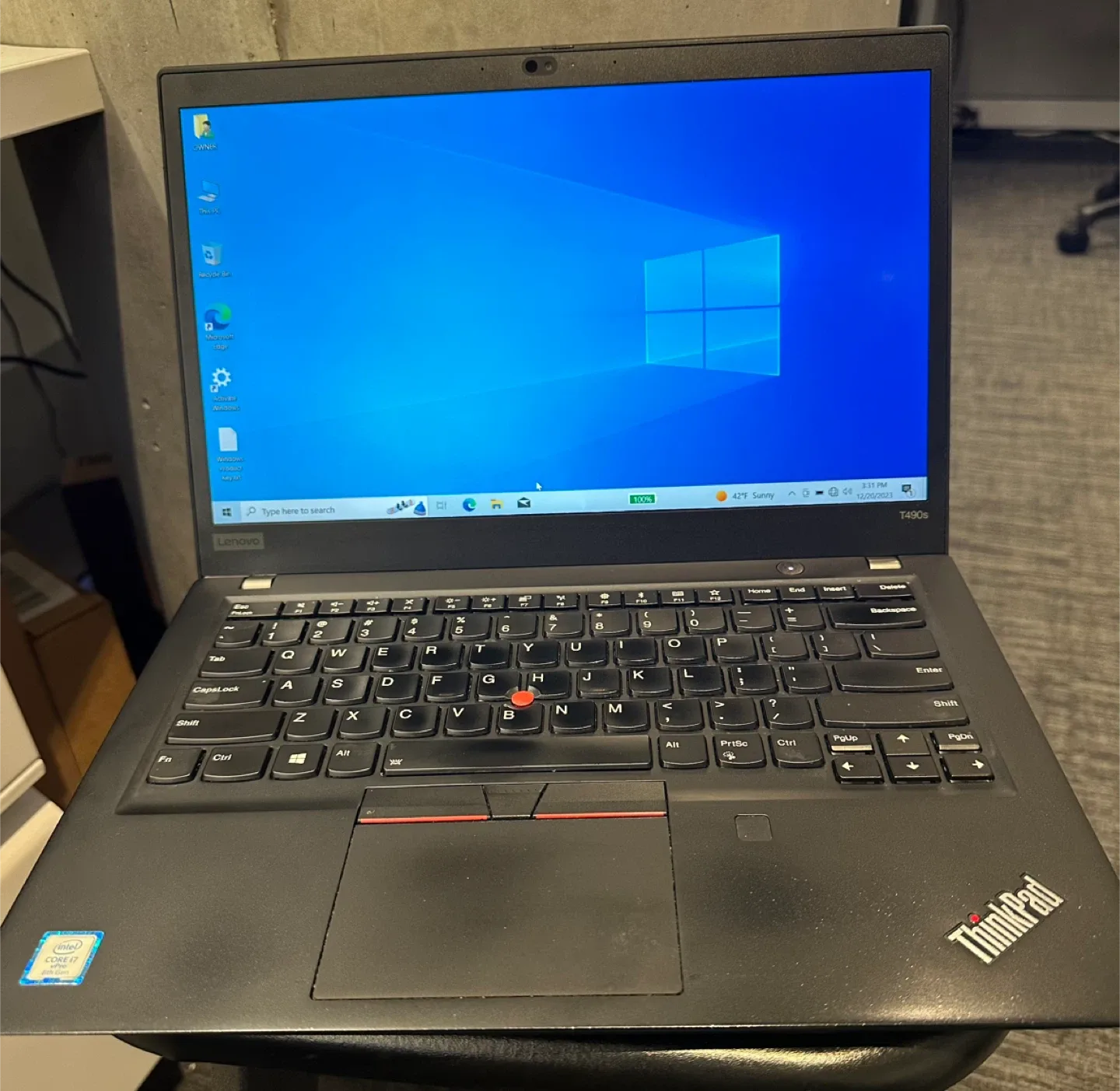 Lenovo ThinkPad T490s Laptop image indicator(8)