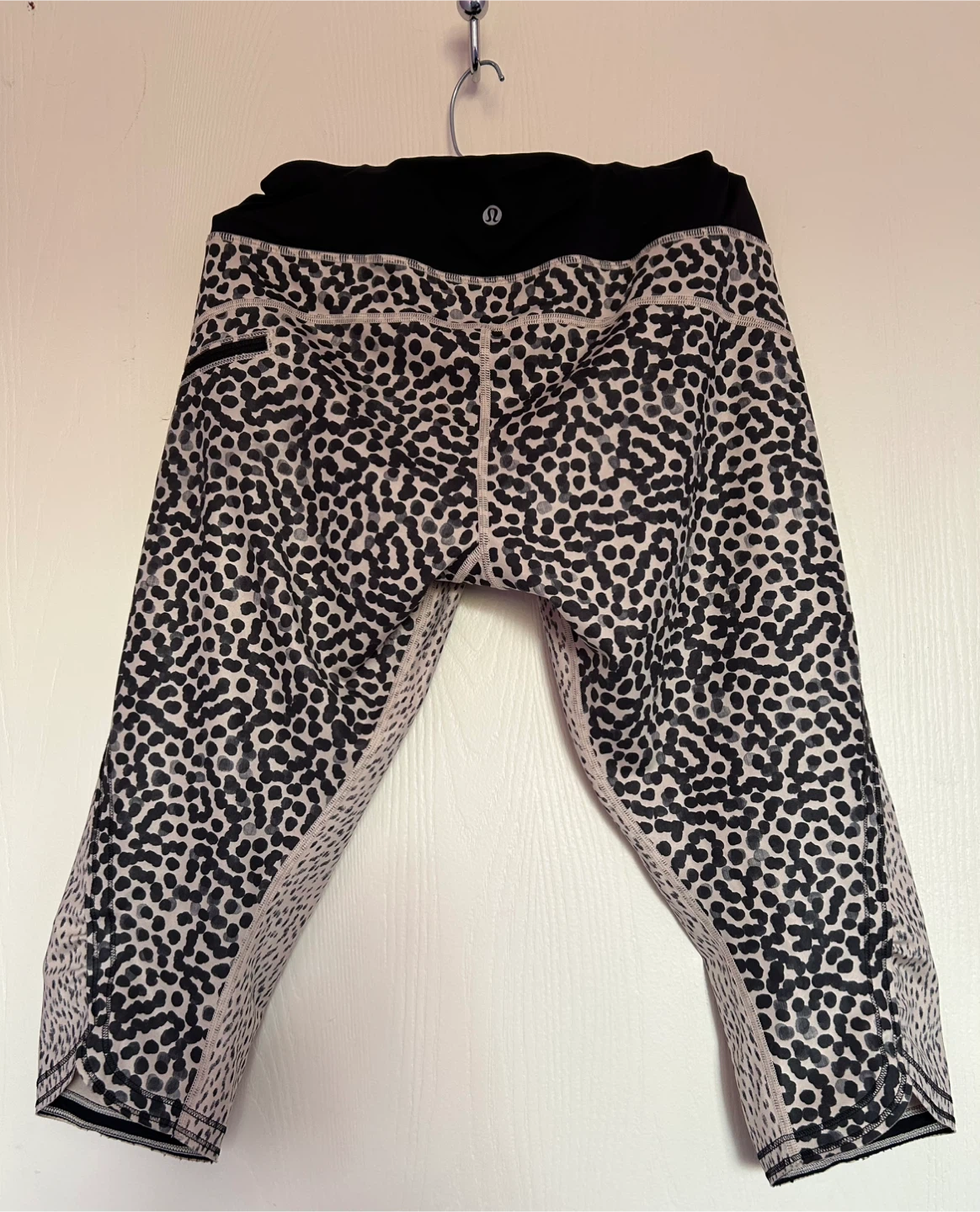 Lululemon Capri Leggings -Size 10 - photo 4