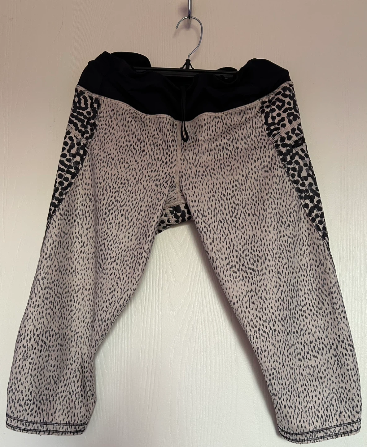 Lululemon Capri Leggings -Size 10 - photo 3