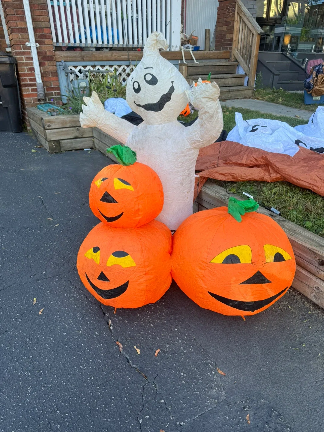 Inflatable Halloween Ghost and Pumpkins Decoration thumbnail