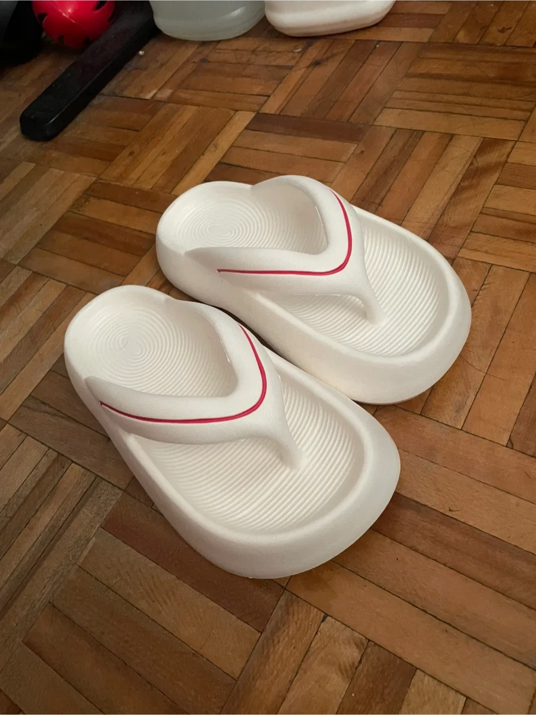 White Flip Flops Size 36-37 thumbnail