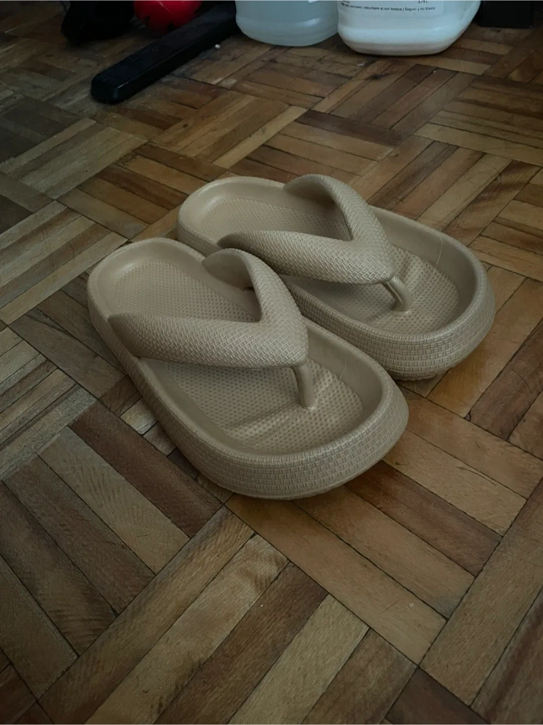 Beige Flip Flops Size 36-37 thumbnail