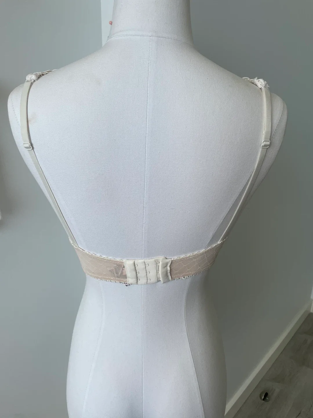 🥕Victoria's Secret Dream Angels Lace Bralette - 32B image indicator(2)