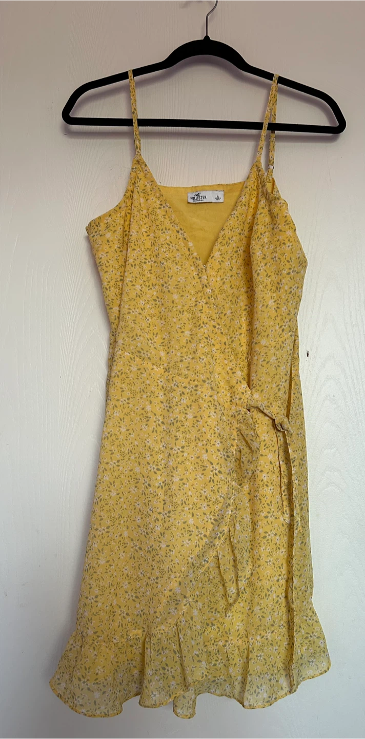 Hollister Yellow Floral Wrap Dress - Size L - photo 2