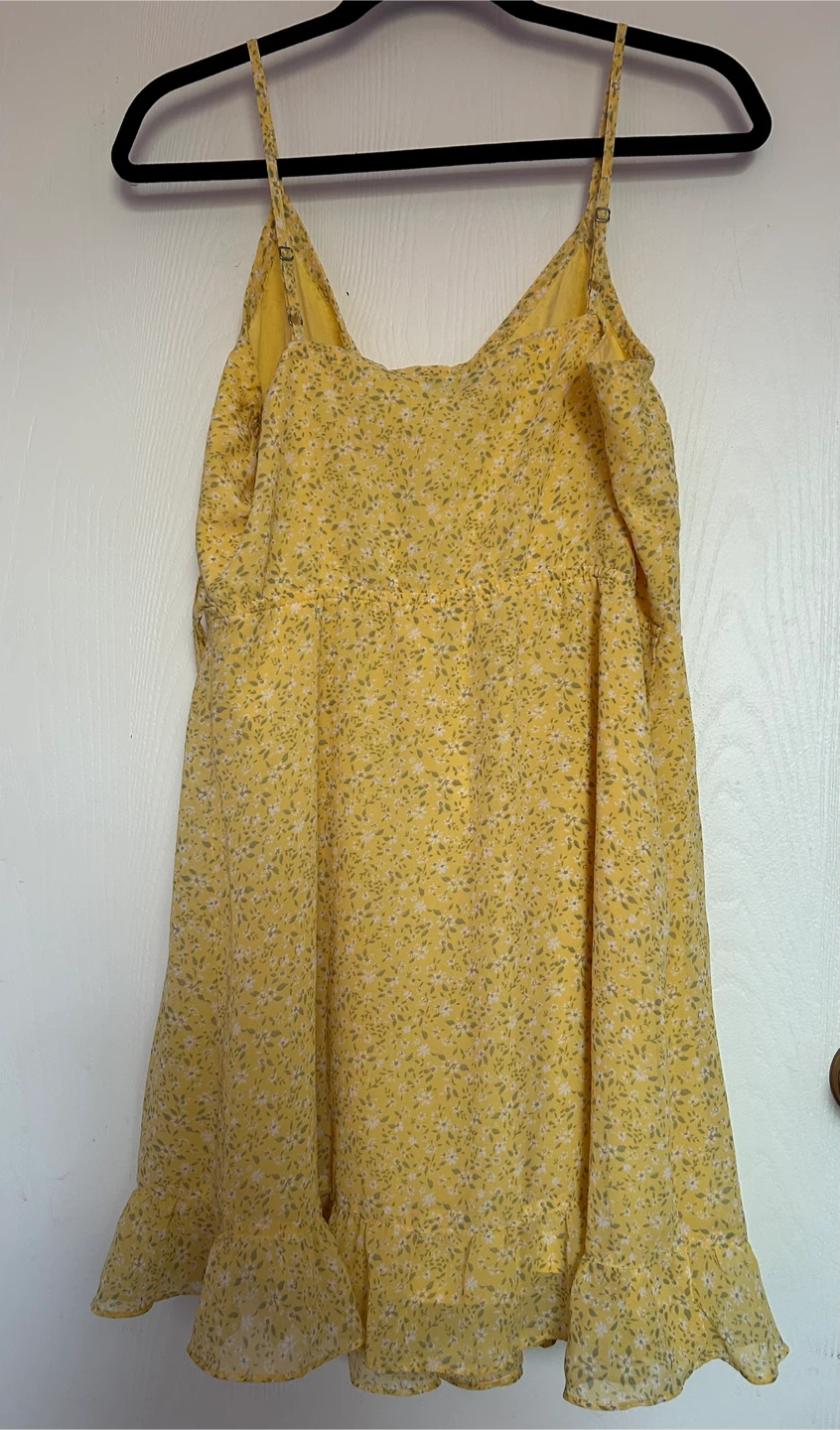 Hollister Yellow Floral Wrap Dress - Size L - photo 3