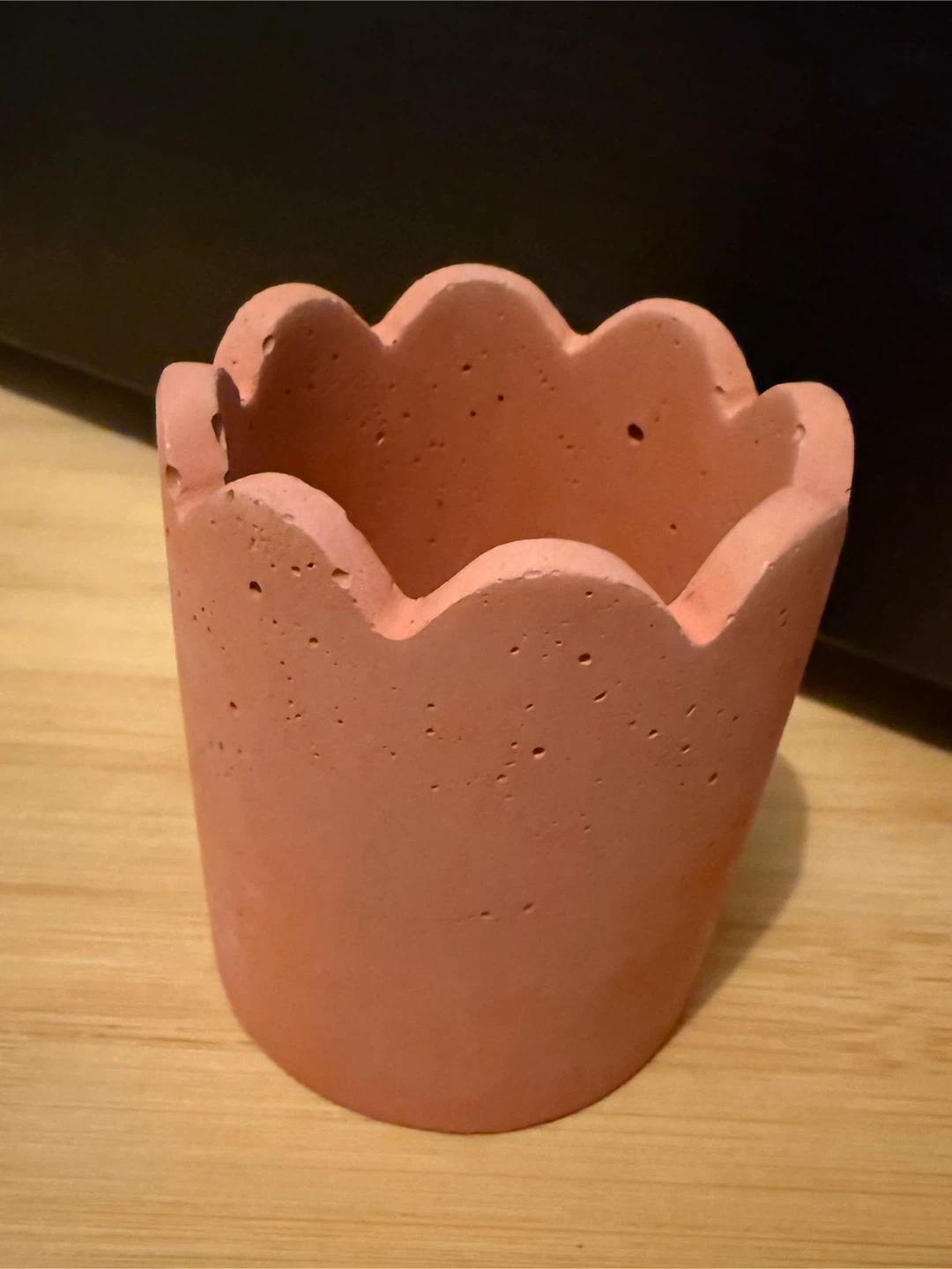 Scalloped Edge Concrete Match Holder / Planter - photo 2
