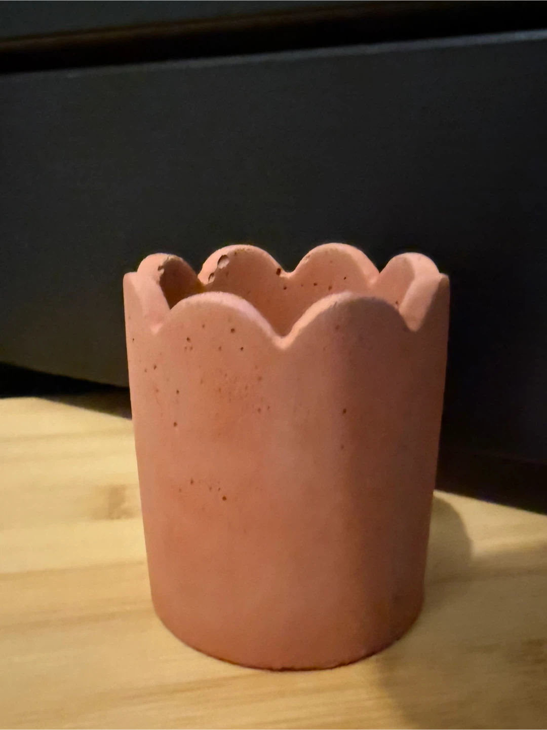 Scalloped Edge Concrete Match Holder / Planter