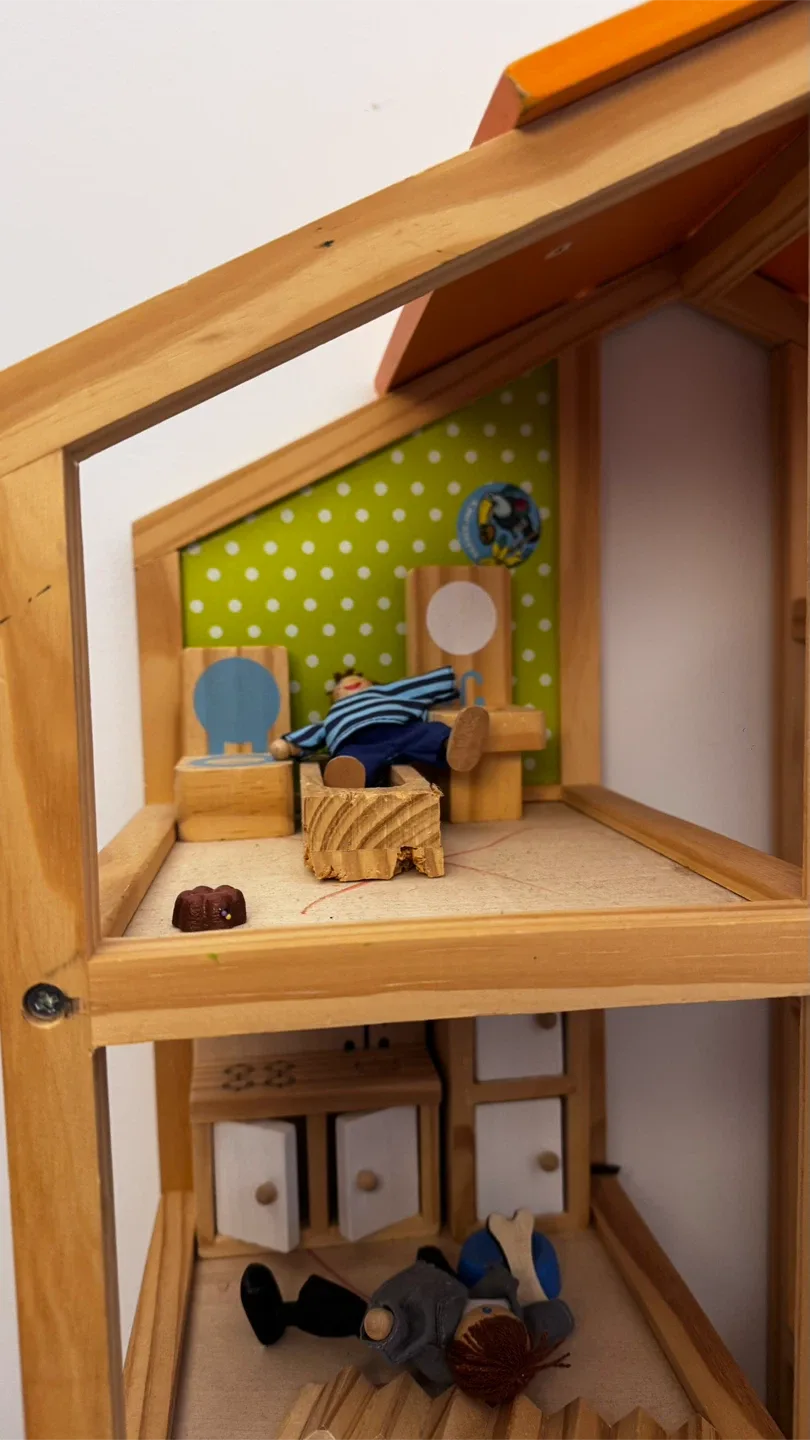 Pidoko Wooden Dollhouse image indicator(4)