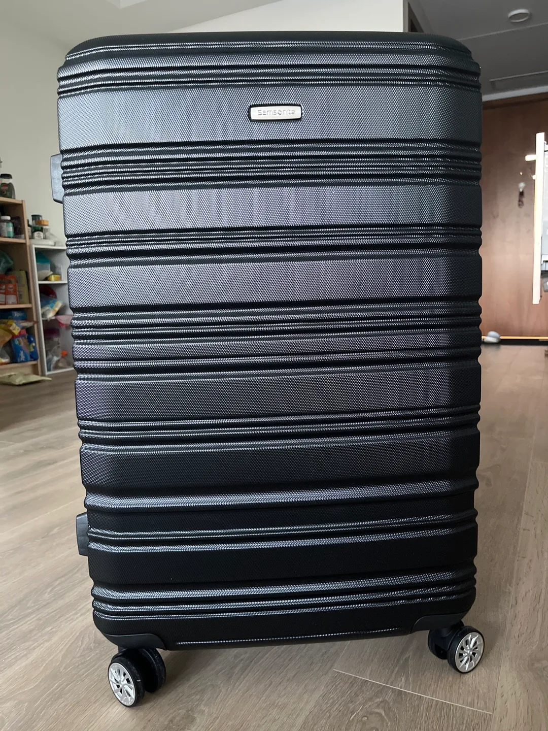 NEW 28" Samsonite Rhapsody 360 Spinner Expandable Large Suitcase thumbnail