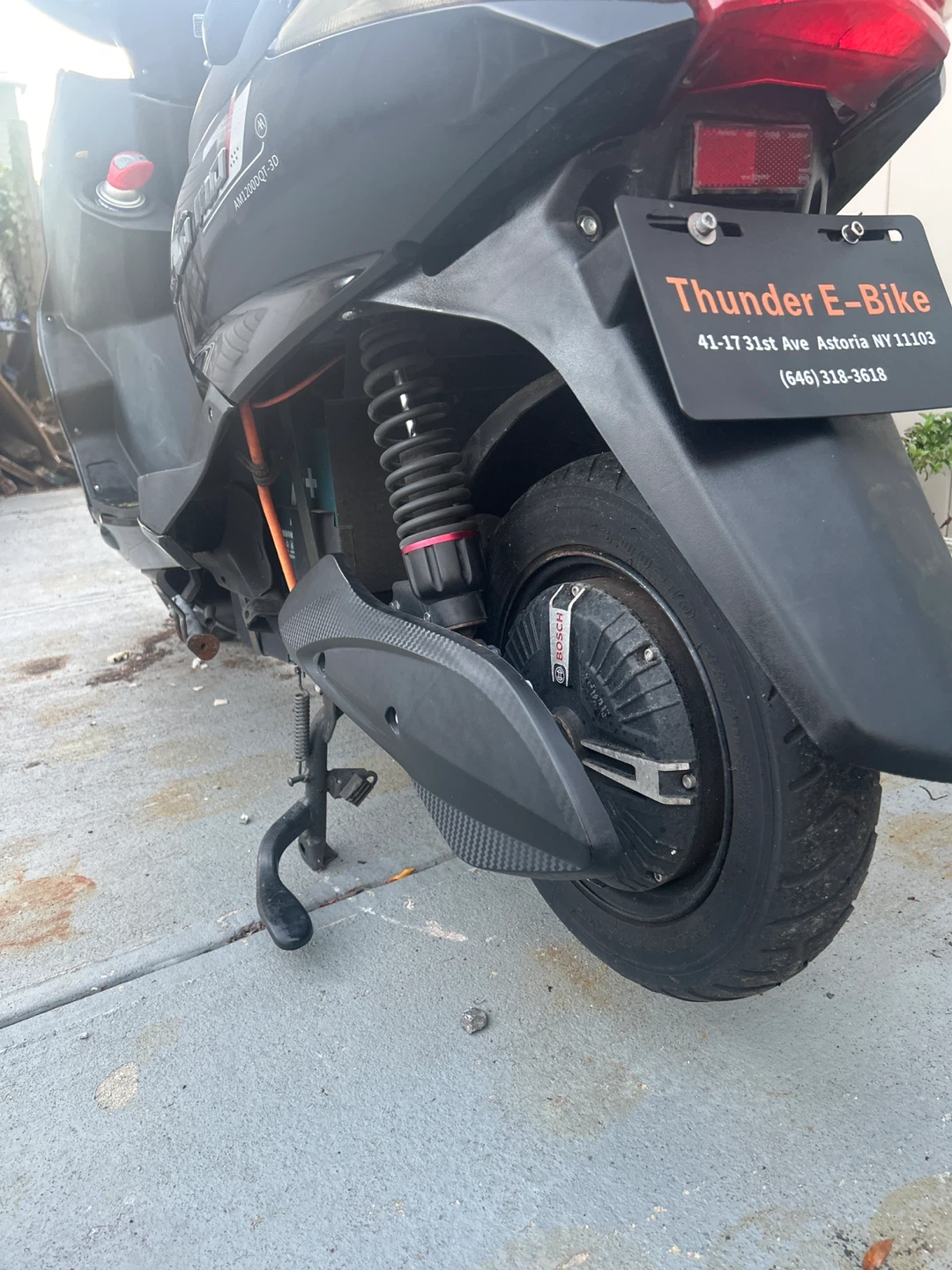 Thunder E-Bike Scooter - Needs Repair - photo 3