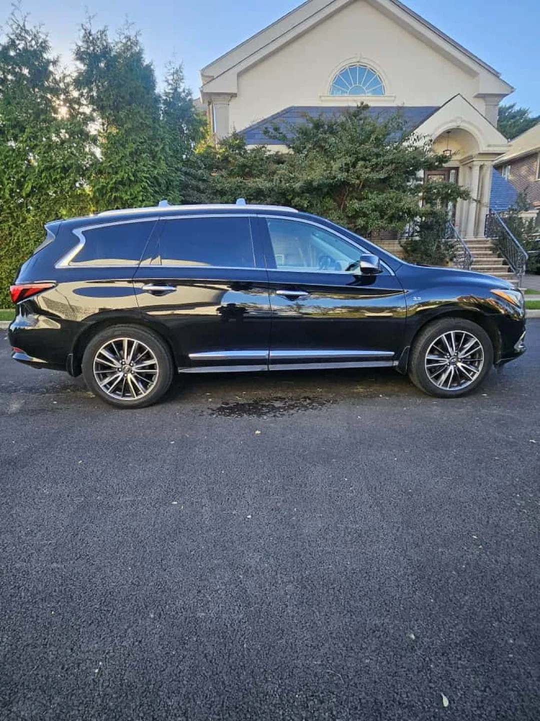 2017 Infiniti QX 60 luxury image indicator(5)