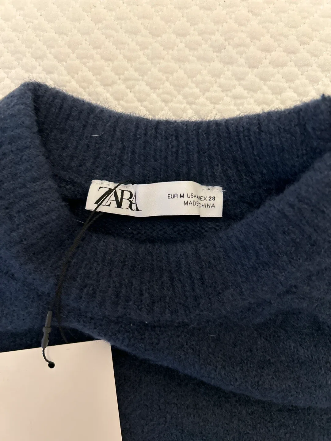 Zara Knit Sweater - Size M image indicator(2)