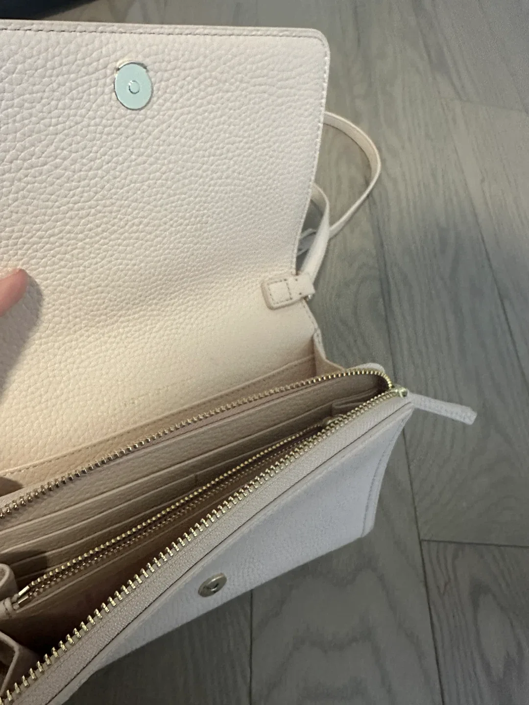 Tory Burch Crossbody Wallet image indicator(3)