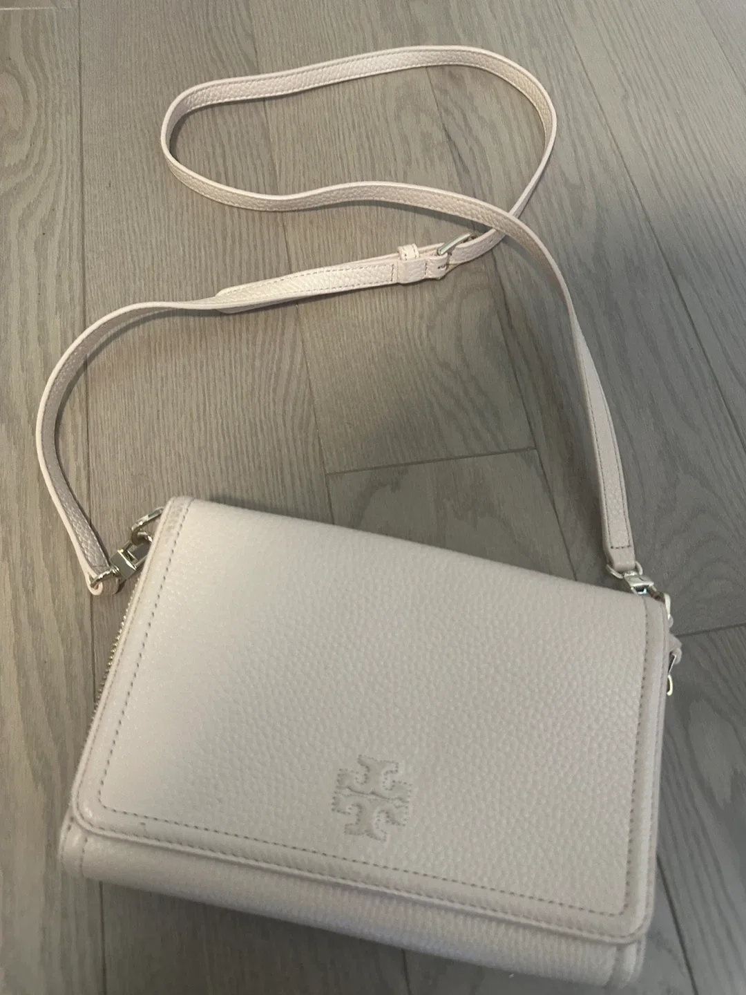 Tory Burch Crossbody Wallet image indicator(4)