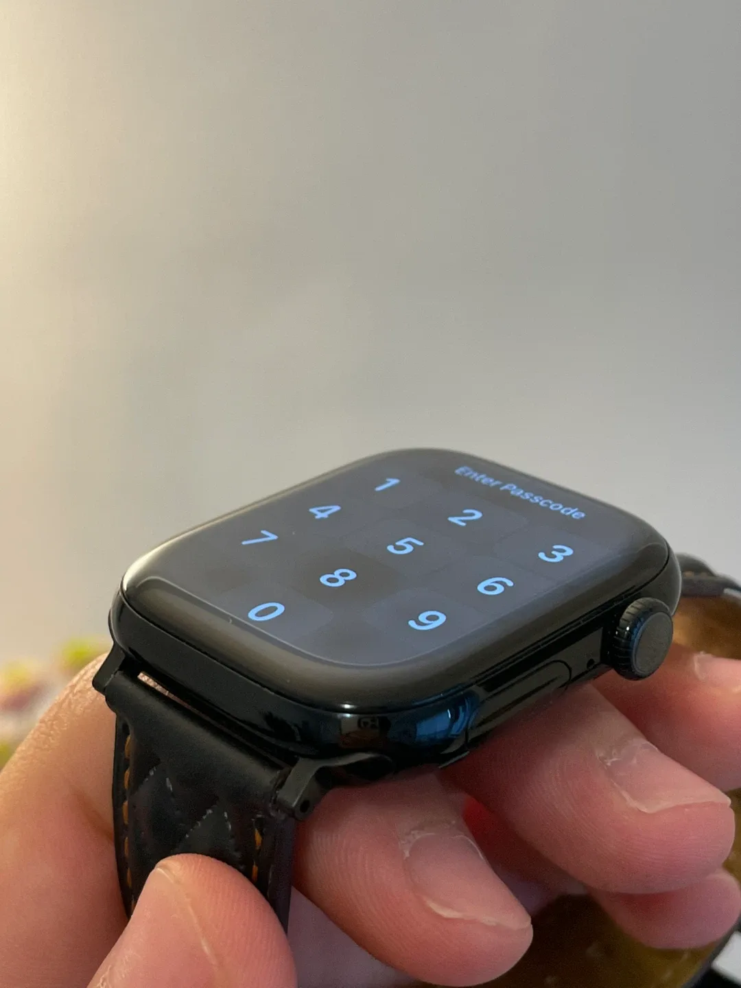 Apple Watch 10 gps black with Extra Bands image indicator(2)