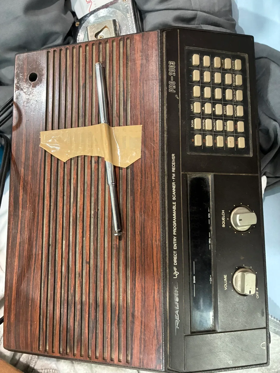 Realistic PRO-2003 UHF Scanner FM Receiver