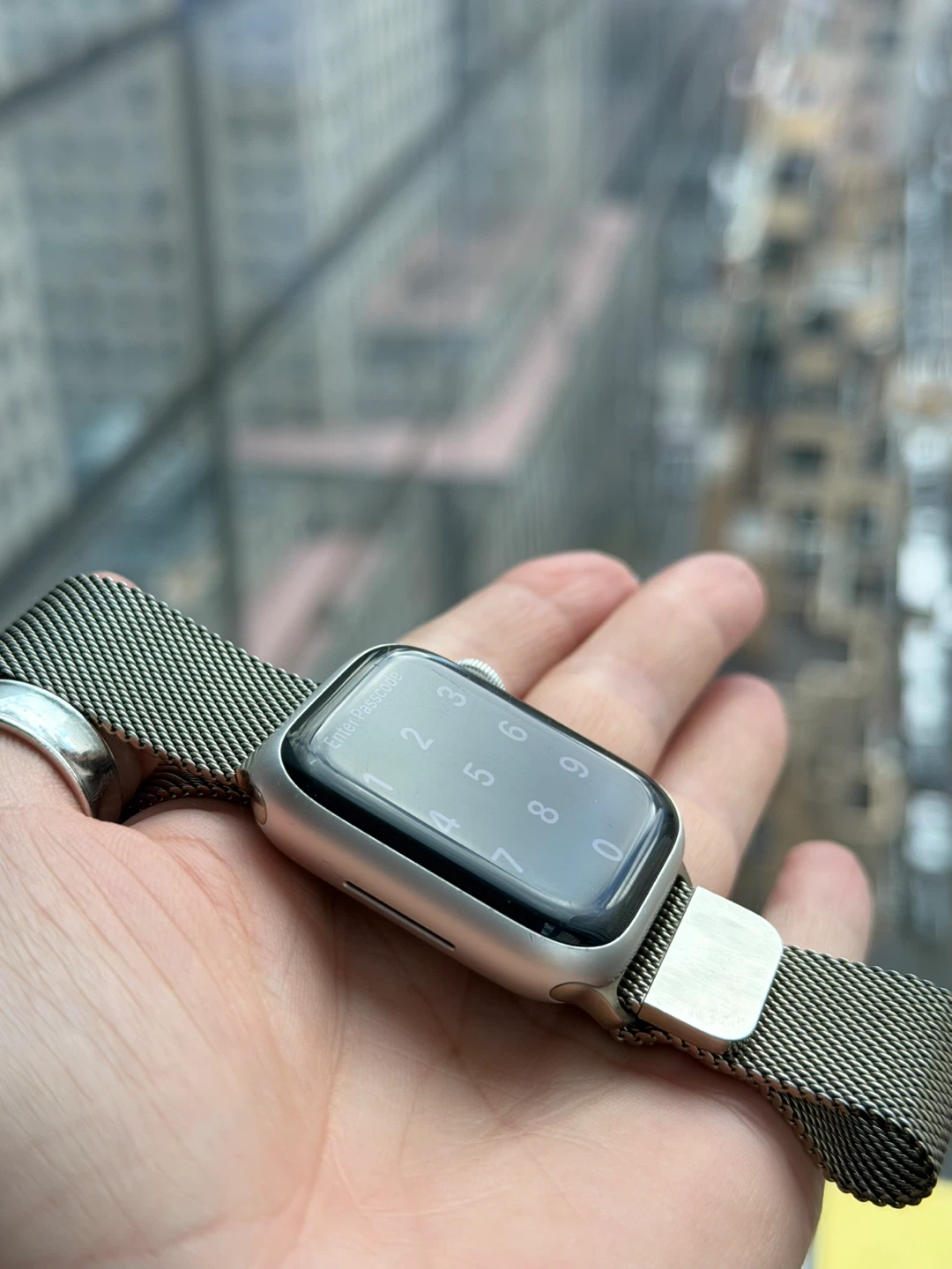 Apple Watch series 7 with Milanese Loop band & charger cord - photo 5