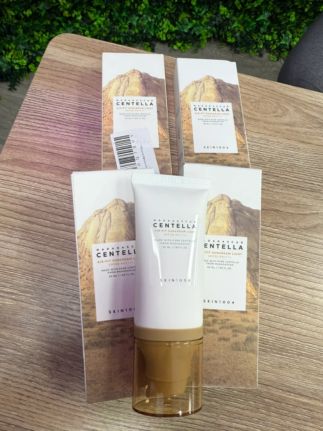Skin1004 Madagascar Centella Air-Fit Sunscreen SPF30 image indicator(3)
